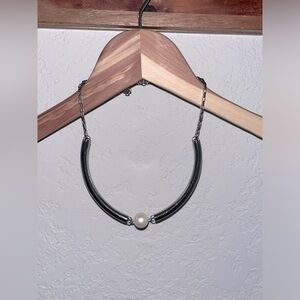 Silver bar w white pearl choker